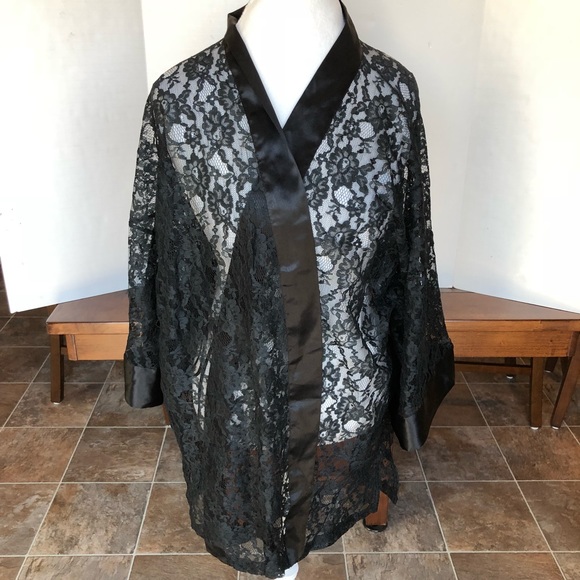 Victoria’s Secret black lace vintage kimono - Picture 2 of 7